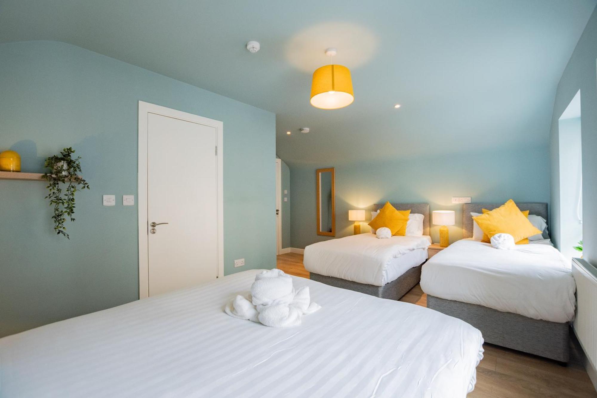 הוילה דבלין The Large Group House -Sleeps 21 מראה חיצוני תמונה