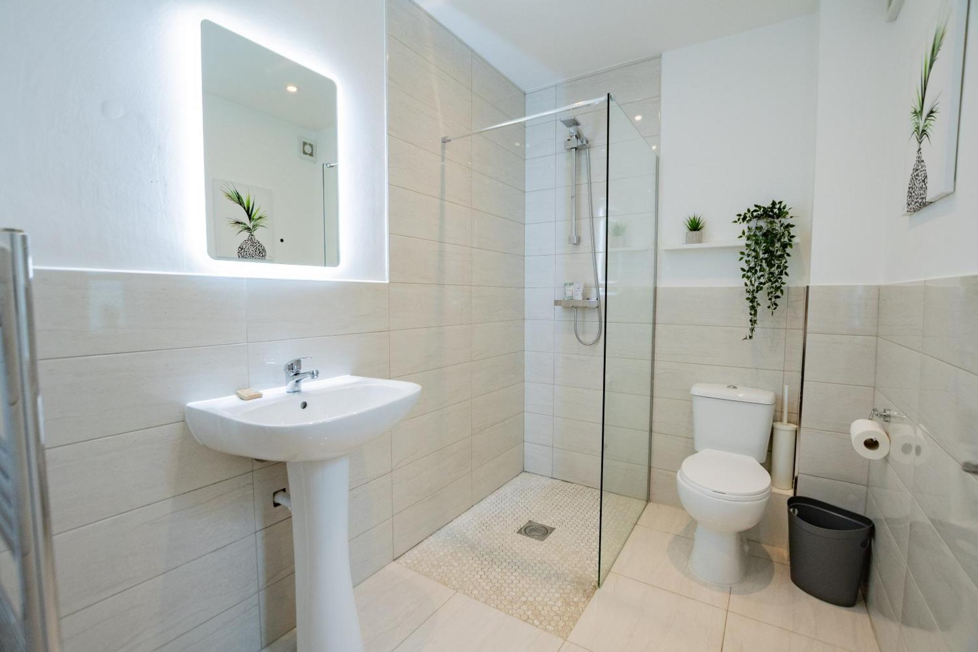 הוילה דבלין The Large Group House -Sleeps 21 מראה חיצוני תמונה