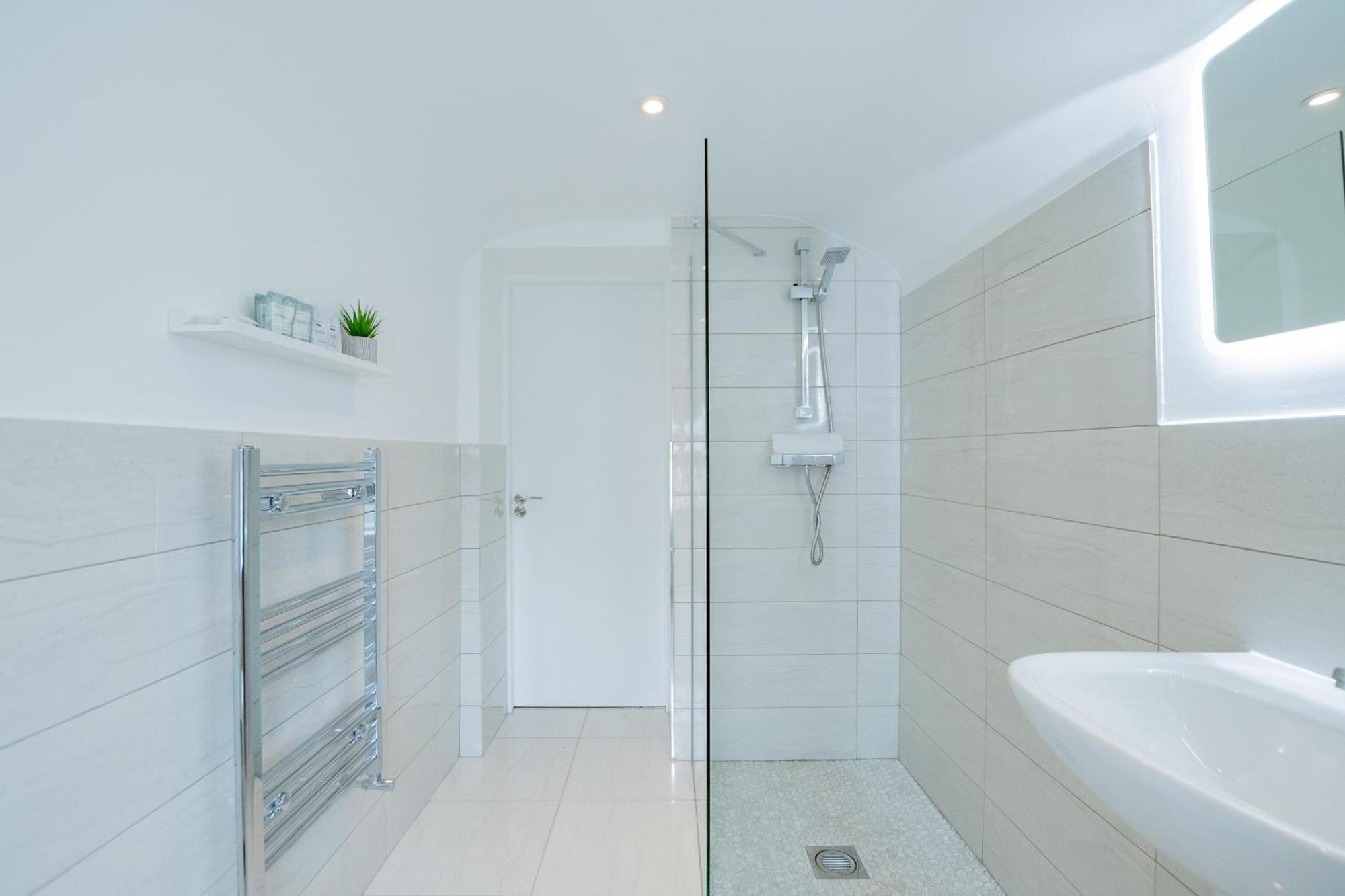 הוילה דבלין The Large Group House -Sleeps 21 מראה חיצוני תמונה